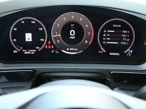 Certified 2025 Porsche Cayenne image 18