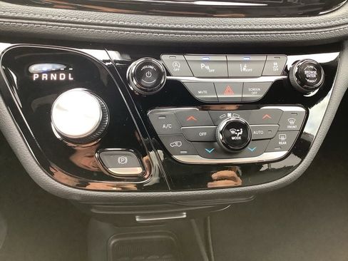 New 2026 Chrysler Pacifica Select image 20