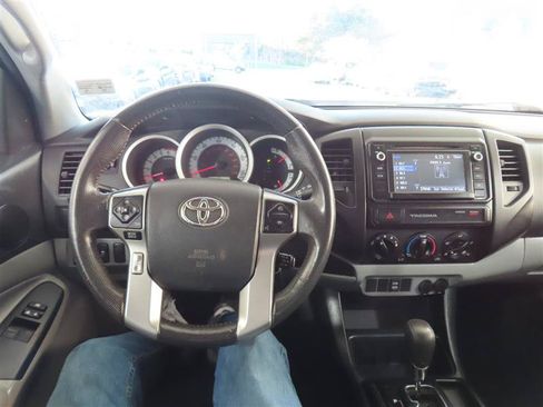 Used 2015 Toyota Tacoma PreRunner w/ Convenience Package RWD image 14