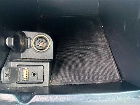 Used 2017 Toyota Camry image 15