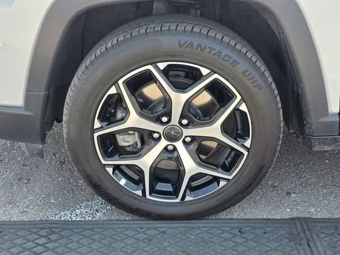 Used 2025 Jeep Compass Limited AWD/4WD image 14