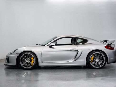 Used 2016 Porsche Cayman GT4 RWD image 8
