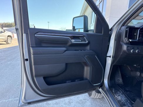 Used 2024 GMC Sierra 2500 SLE w/ SLE Value Package; image 13