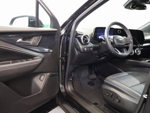 New 2025 Chevrolet Blazer EV LT image 8