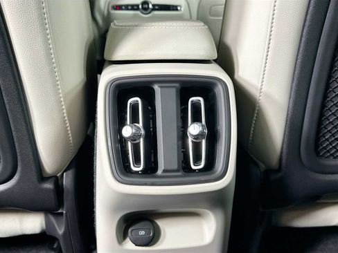 Used 2025 Volvo XC40 B5 Ultra w/ Protection Package image 23