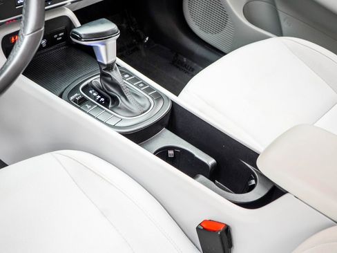 Used 2025 Hyundai Kona SEL image 16