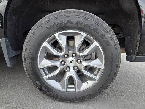 Certified 2022 Chevrolet Silverado 1500 RST image 3