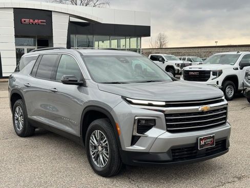 Certified 2025 Chevrolet Traverse LT image 7