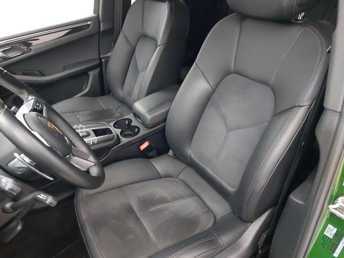 Certified 2021 Porsche Macan S image 17