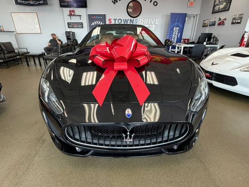 Used 2016 Maserati GranTurismo Sport RWD image 25