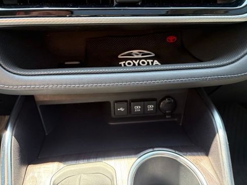 Used 2020 Toyota Highlander Platinum AWD/4WD image 33