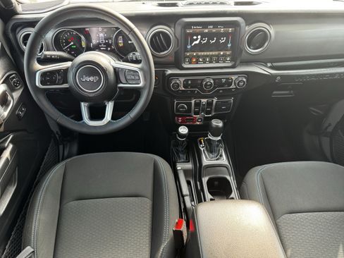 Used 2023 Jeep Wrangler Unlimited Rubicon 4xe image 13