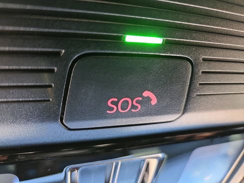 Used 2024 Volkswagen Atlas Cross Sport SEL Premium R-Line image 22