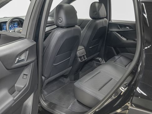 Used 2025 Chevrolet Equinox LT w/ Convenience Package II image 27