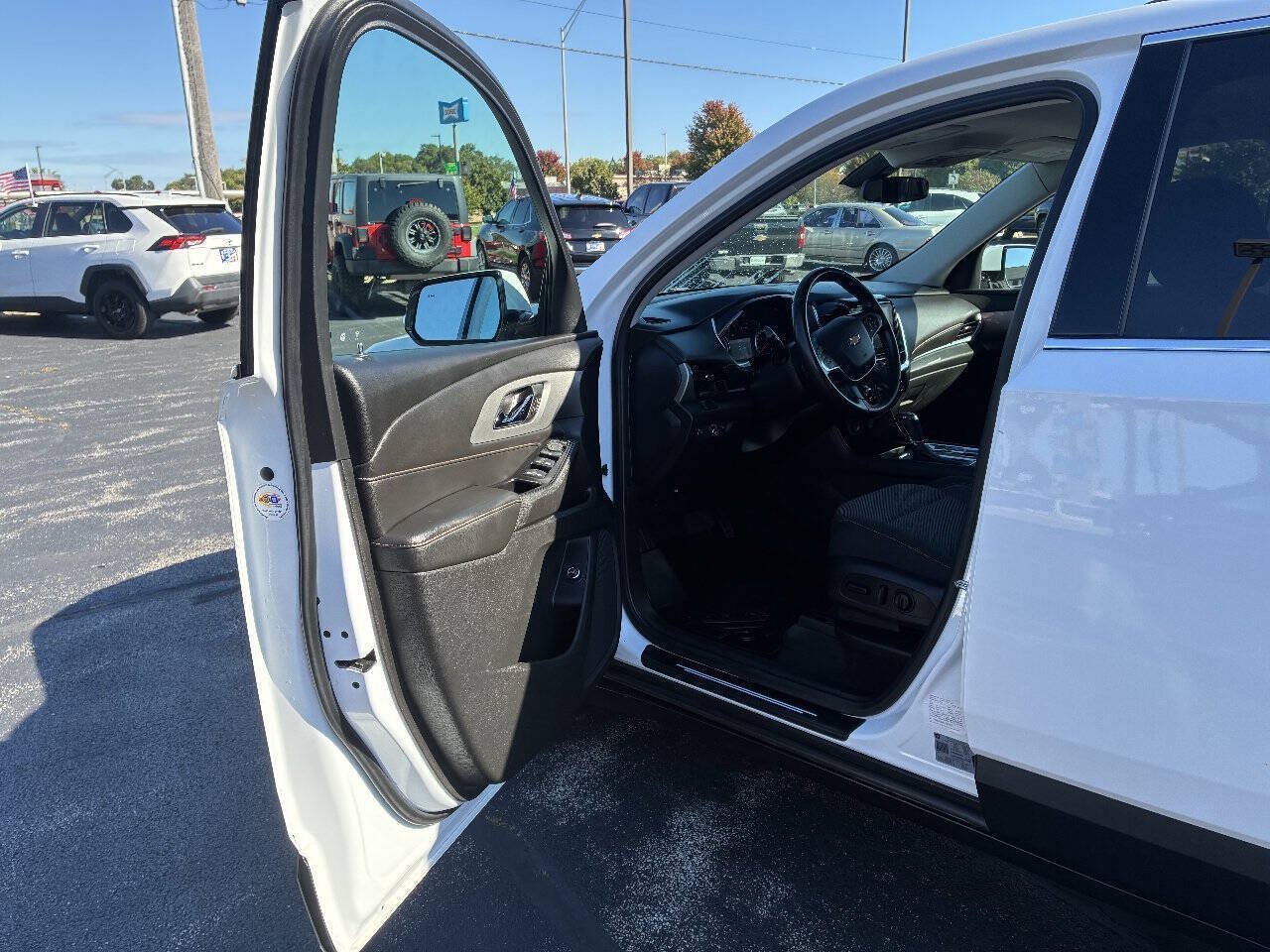 Used 2020 Chevrolet Traverse LT AWD/4WD image 9
