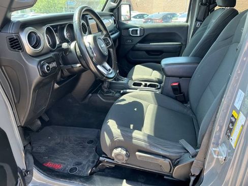 Used 2020 Jeep Wrangler Unlimited Sahara AWD/4WD image 2
