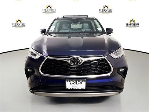 Used 2023 Toyota Highlander L image 2