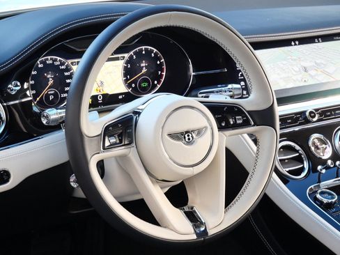 Used 2020 Bentley Continental GT image 11