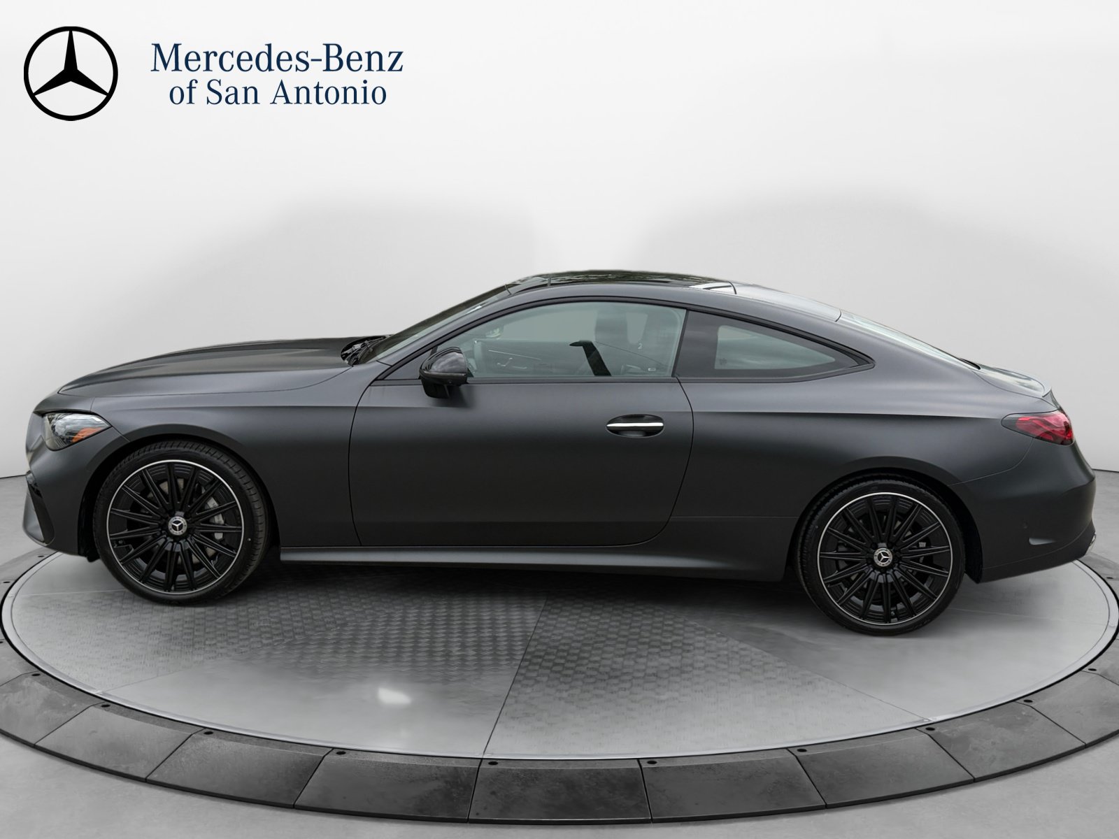 New 2026 Mercedes-Benz CLE 450 4MATIC Coupe image 4