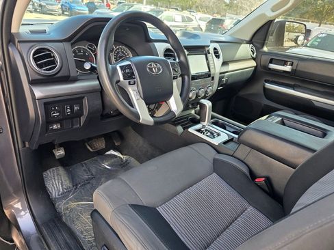 Used 2017 Toyota Tundra SR5 w/ SR5 Upgrade Package image 7