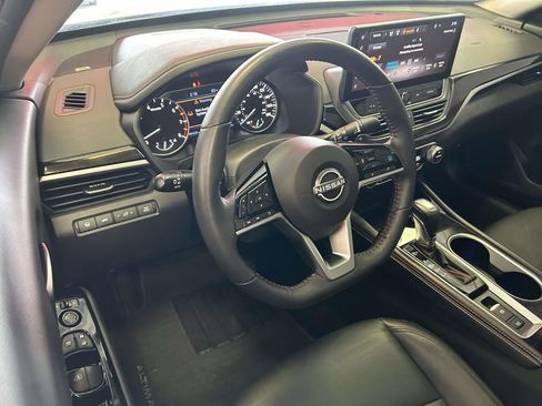 Used 2023 Nissan Altima 2.0 SR FWD image 14