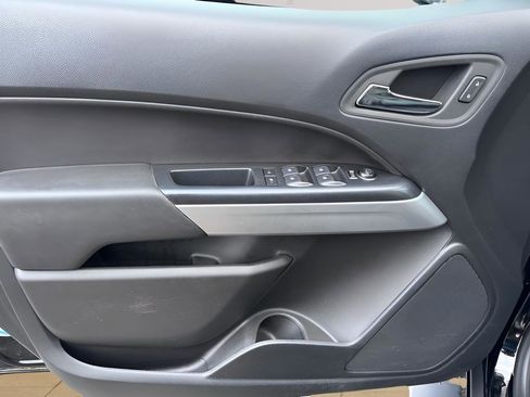 Used 2022 Chevrolet Colorado ZR2 image 27