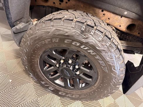 Used 2019 Chevrolet Silverado 2500 LTZ w/ Midnight Edition AWD/4WD image 12