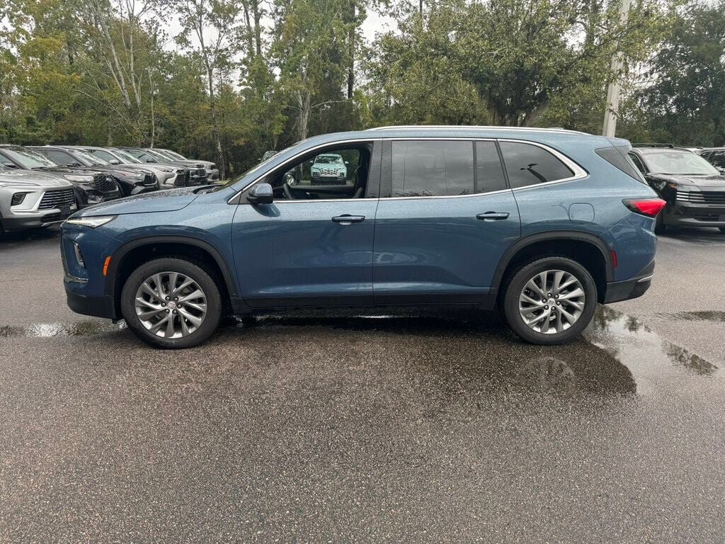 Used 2026 Buick Enclave Preferred FWD image 2
