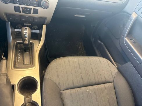 Used 2011 Ford Focus SE w/ 201A Rapid Spec Order Code FWD image 22