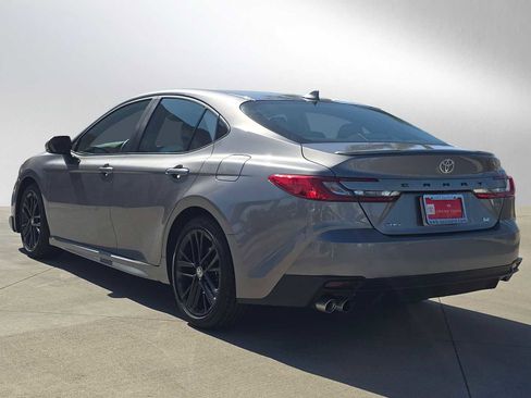 Certified 2025 Toyota Camry SE FWD image 5