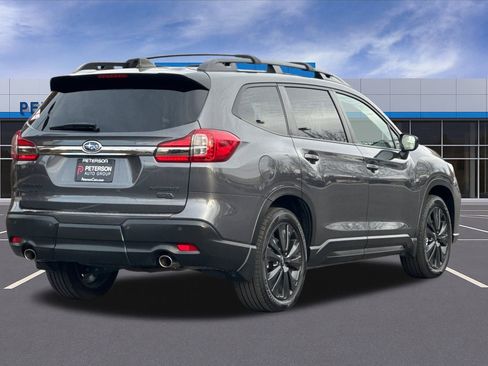 Used 2022 Subaru Ascent Onyx Edition image 4
