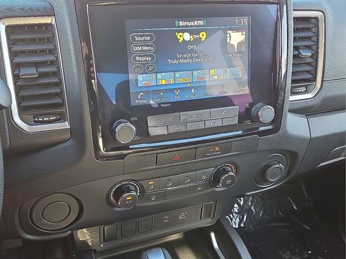 Used 2022 Nissan Frontier SV image 22