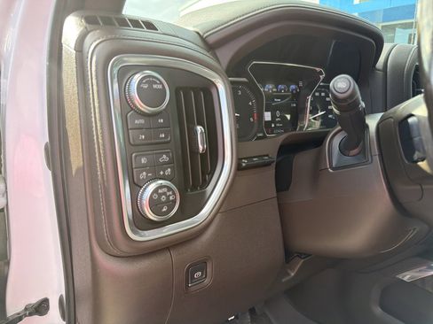 Used 2022 GMC Sierra 2500 Denali w/ Technology Package AWD/4WD image 14