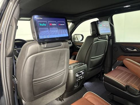 Used 2023 GMC Yukon XL Denali Ultimate AWD/4WD image 29