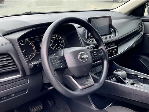 Used 2025 Nissan Rogue S AWD/4WD image 14