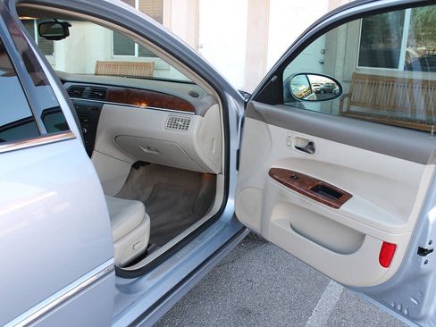Used 2005 Buick LaCrosse CXL w/ Gold Convenience Package FWD image 32