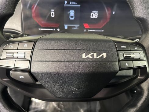 Used 2025 Kia K4 FWD image 19