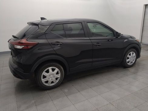 Used 2021 Nissan Kicks S image 10