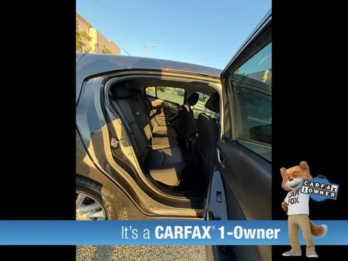 Used 2018 MAZDA MAZDA3 Sport image 25
