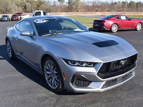 Used 2024 Ford Mustang GT Premium image 13