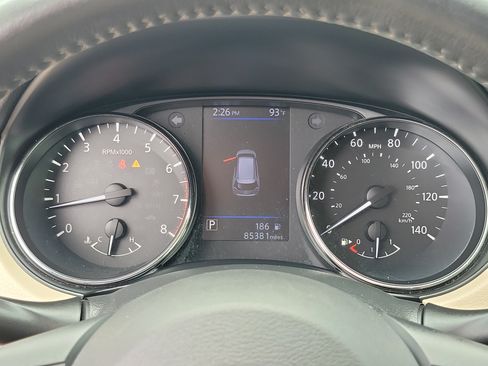 Used 2018 Nissan Rogue SV FWD image 20