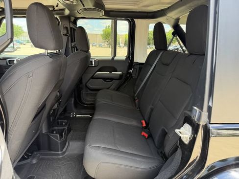 Used 2023 Jeep Wrangler Unlimited Sahara AWD/4WD image 26