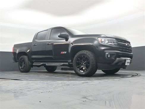 Used 2022 Chevrolet Colorado Z71 w/ Z71 Midnight Edition image 37