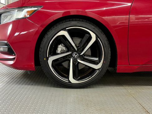 Used 2018 Honda Accord Sport image 13