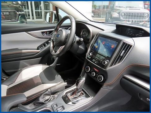 Used 2022 Subaru Crosstrek 2.5i Limited w/ Moonroof Package 2 AWD/4WD image 8
