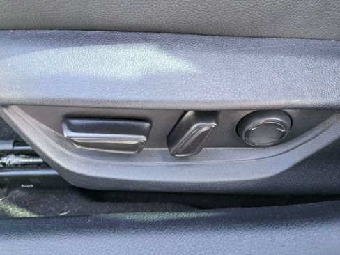 Used 2025 Toyota Camry SE w/ Convenience Package FWD image 19