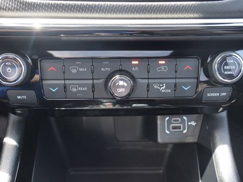 Used 2024 Jeep Compass Trailhawk w/ Trailhawk Elite Group AWD/4WD image 23
