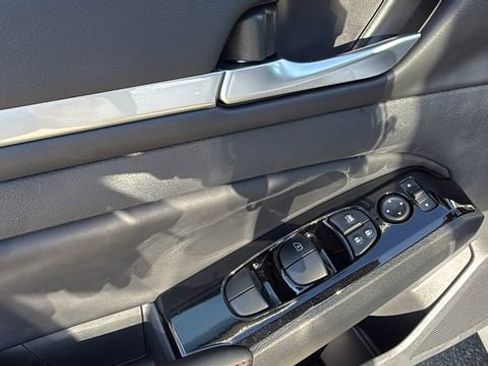 New 2025 Nissan Altima 2.5 SR image 21