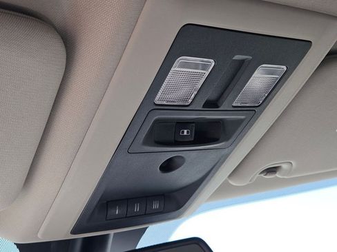 Used 2018 RAM 1500 SLT AWD/4WD image 10