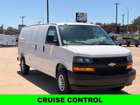 New 2026 Chevrolet Express 2500 Extended RWD image 3